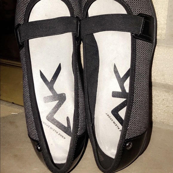 Women’s Stylish Sport Flat - Picture 2 of 4